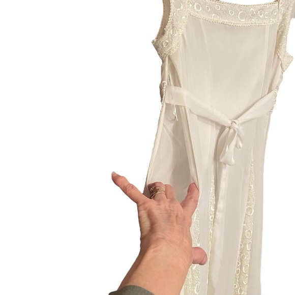 Elegant Cream Lace Trim Dress-Lace Inserts-Tie Back-Lined-Sheer-Side -Zip-Size S - Picture 6 of 10